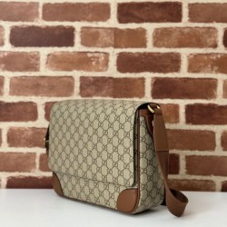 Replica Gucci 821154 GG Emblem medium Men crossbody bag Brown Fake