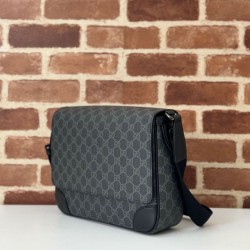 Replica Gucci 821154 GG Emblem medium Men crossbody bag Black Fake