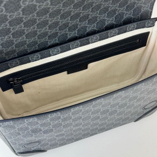 Replica Gucci 821154 GG Emblem medium Men crossbody bag Black Fake