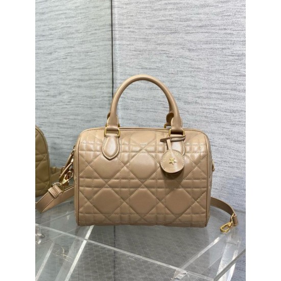 Replica Dior Groove 25 Bag in Biscuit Macrocannage Calfskin Fake Replica Dior Groove 25 Bag in Biscuit Macrocannage Calfskin Fake