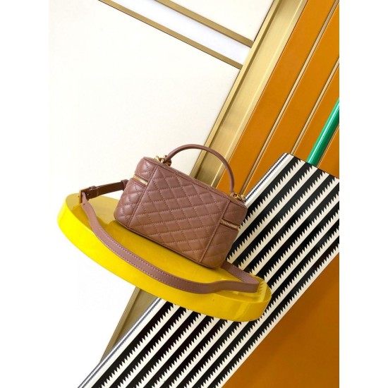 Replica YSL Saint Laurent Gaby Mini Vanity Bag in Barely Pink Fake Replica YSL Saint Laurent Gaby Mini Vanity Bag in Barely Pink Fake