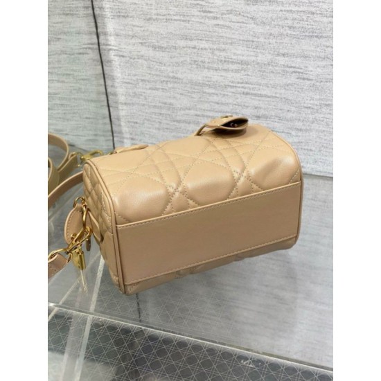 Replica Dior Groove 20 Bag Macrocannage Brown Replica Dior Groove 20 Bag Macrocannage Brown