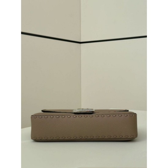 Replica Fendi Medium Baguette Selleria bag with 612 hand-sewn topstitche Gray Replica Fendi Medium Baguette Selleria bag with 612 hand-sewn topstitche Gray