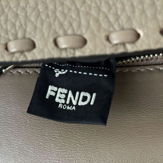 Replica Fendi Medium Baguette Selleria bag with 612 hand-sewn topstitche Gray Replica Fendi Medium Baguette Selleria bag with 612 hand-sewn topstitche Gray