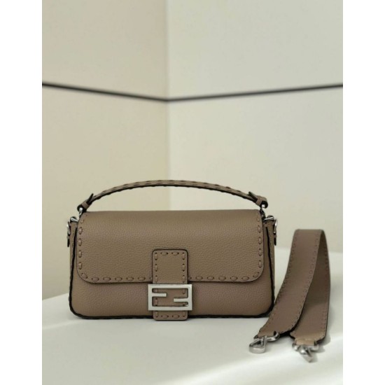 Replica Fendi Medium Baguette Selleria bag with 612 hand-sewn topstitche Gray Replica Fendi Medium Baguette Selleria bag with 612 hand-sewn topstitche Gray