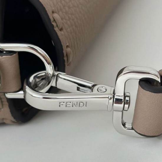 Replica Fendi Medium Baguette Selleria bag with 612 hand-sewn topstitche Gray Replica Fendi Medium Baguette Selleria bag with 612 hand-sewn topstitche Gray