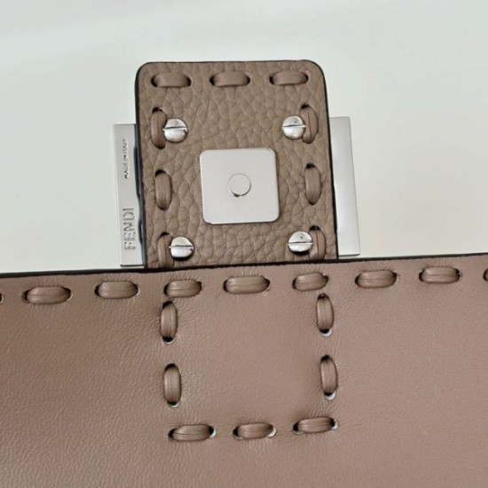 Replica Fendi Medium Baguette Selleria bag with 612 hand-sewn topstitche Gray Replica Fendi Medium Baguette Selleria bag with 612 hand-sewn topstitche Gray