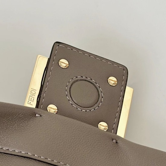 Replica Fendi Mamma Baguette Medium/Large Bag Nappa Gray Replica Fendi Mamma Baguette Medium/Large Bag Nappa Gray