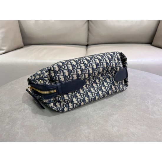 Replica Dior Small/Medium D-Journey Bag Dior Oblique Jacquard Blue Replica Dior Small/Medium D-Journey Bag Dior Oblique Jacquard Blue