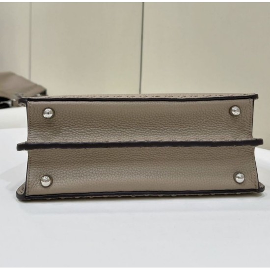 Replica Fendi Peekaboo ISeeU Small Selleria bag with 556 hand-sewn topstitches Gray Replica Fendi Peekaboo ISeeU Small Selleria bag with 556 hand-sewn topstitches Gray