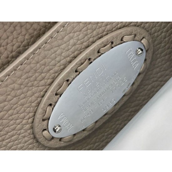 Replica Fendi Peekaboo ISeeU Small Selleria bag with 556 hand-sewn topstitches Gray Replica Fendi Peekaboo ISeeU Small Selleria bag with 556 hand-sewn topstitches Gray
