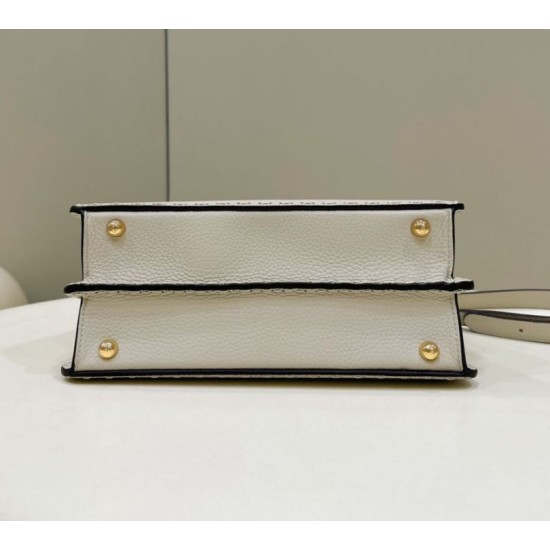 Replica Fendi Peekaboo ISeeU Small Selleria bag with 556 hand-sewn topstitches Beige Replica Fendi Peekaboo ISeeU Small Selleria bag with 556 hand-sewn topstitches Beige