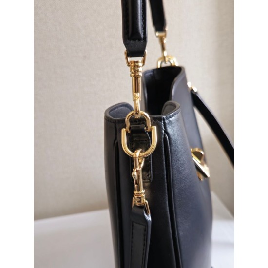 Replica Celine Small/Medium Camille 16 Soft Bag Black Replica Celine Small/Medium Camille 16 Soft Bag Black