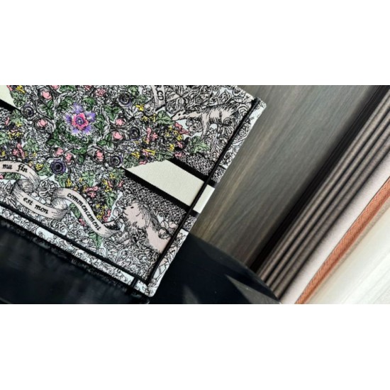 Replica Dior Medium Dior Book Tote Bag Embroidery with Multicolor Dior Around the World Motif Replica Dior Medium Dior Book Tote Bag Embroidery with Multicolor Dior Around the World Motif