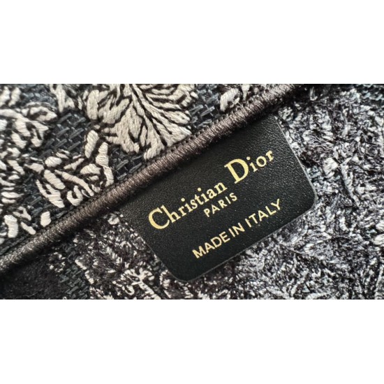 Replica Dior Medium Dior Book Tote Bag Embroidery with Multicolor Dior Around the World Motif Blue Replica Dior Medium Dior Book Tote Bag Embroidery with Multicolor Dior Around the World Motif Blue