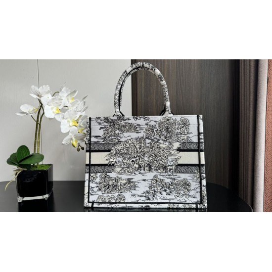 Replica Dior Medium Dior Book Tote Bag Embroidery Toile de Jouy Scotland Motif White/Black Replica Dior Medium Dior Book Tote Bag Embroidery Toile de Jouy Scotland Motif White/Black
