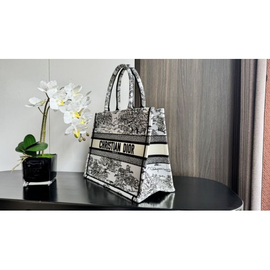 Replica Dior Medium Dior Book Tote Bag Embroidery Toile de Jouy Scotland Motif White/Black Replica Dior Medium Dior Book Tote Bag Embroidery Toile de Jouy Scotland Motif White/Black