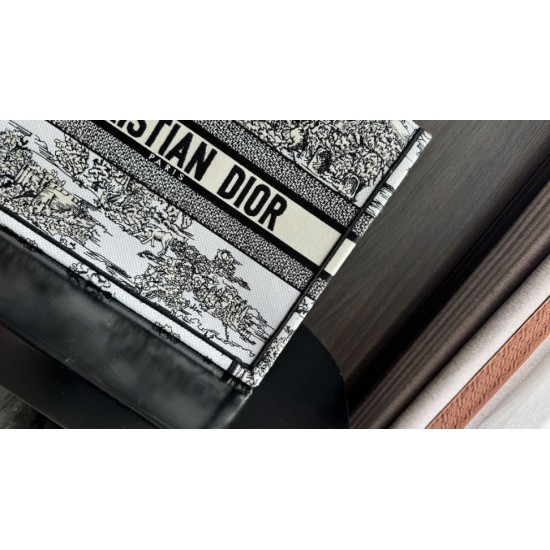 Replica Dior Medium Dior Book Tote Bag Embroidery Toile de Jouy Scotland Motif White/Black Replica Dior Medium Dior Book Tote Bag Embroidery Toile de Jouy Scotland Motif White/Black