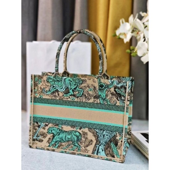 Replica Dior Medium Dioriviera Book Tote Raffia with Pink Toile de Jouy Sauvage Embroidery Fake Sale Replica Dior Medium Dioriviera Book Tote Raffia with Pink Toile de Jouy Sauvage Embroidery Fake Sale