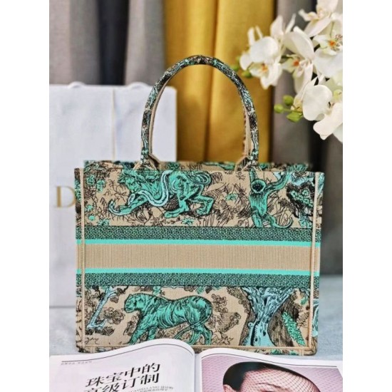 Replica Dior Medium Dioriviera Book Tote Raffia with Pink Toile de Jouy Sauvage Embroidery Fake Sale Replica Dior Medium Dioriviera Book Tote Raffia with Pink Toile de Jouy Sauvage Embroidery Fake Sale