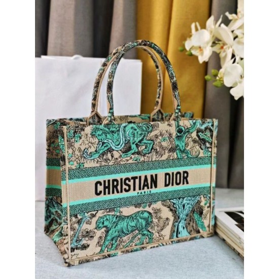 Replica Dior Medium Dioriviera Book Tote Raffia with Pink Toile de Jouy Sauvage Embroidery Fake Sale Replica Dior Medium Dioriviera Book Tote Raffia with Pink Toile de Jouy Sauvage Embroidery Fake Sale