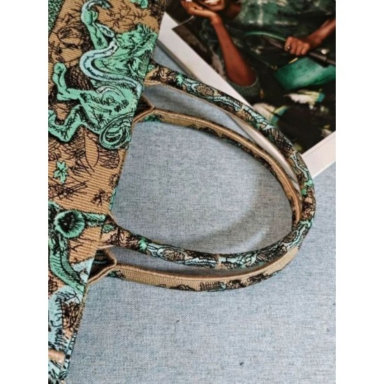 Replica Dior Medium Dioriviera Book Tote Raffia with Pink Toile de Jouy Sauvage Embroidery Fake Sale Replica Dior Medium Dioriviera Book Tote Raffia with Pink Toile de Jouy Sauvage Embroidery Fake Sale