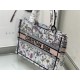 Replica Dior Medium Book Tote Bag Toile de Jouy Flower Embroidery White/Blue Replica Dior Medium Book Tote Bag Toile de Jouy Flower Embroidery White/Blue