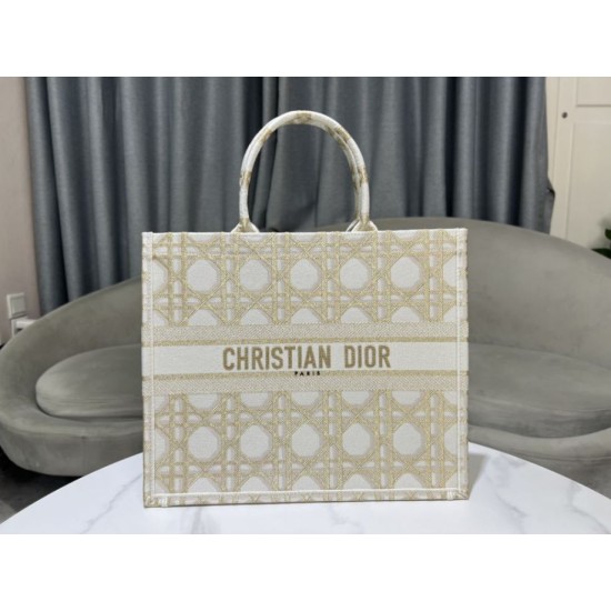 Replica Dior Medium/Large Book Tote Bag Oversized rattan embroidery White/Gold Replica Dior Medium/Large Book Tote Bag Oversized rattan embroidery White/Gold