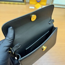 Replica Louis Vuitton Wallet On Chain LV Bloom Bag M14564 Fake