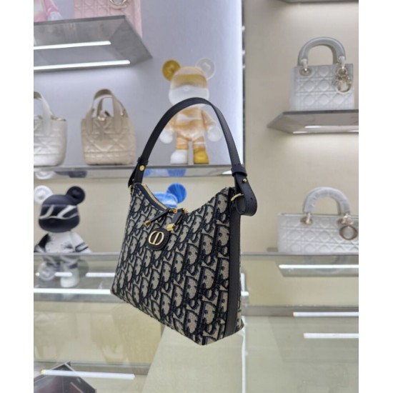 Replica Christian Dior 30 Montaigne Diorling mini chain bag Dark Blue Replica Christian Dior 30 Montaigne Diorling mini chain bag Dark Blue