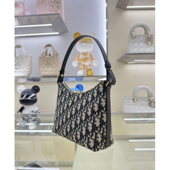 Replica Christian Dior 30 Montaigne Diorling mini chain bag Dark Blue Replica Christian Dior 30 Montaigne Diorling mini chain bag Dark Blue