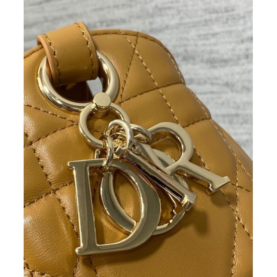 Replica Christian Dior Medium D-Motion Bag Coffee Replica Christian Dior Medium D-Motion Bag Coffee