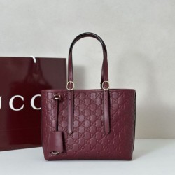 Replica Gucci GG Emblem medium tote bag  847456 Red Fake