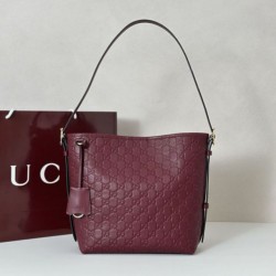 Replica Gucci GG Emblem small shoulder bag 848881 Red Fake