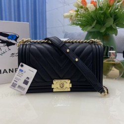 Replica Chanel Boy Flap Chevron Bag  A67086 Grained Calfskin Gold Hardware Black Clone