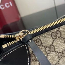 Replica Gucci GG Emblem series medium shoulder bag 815216 Black Clone