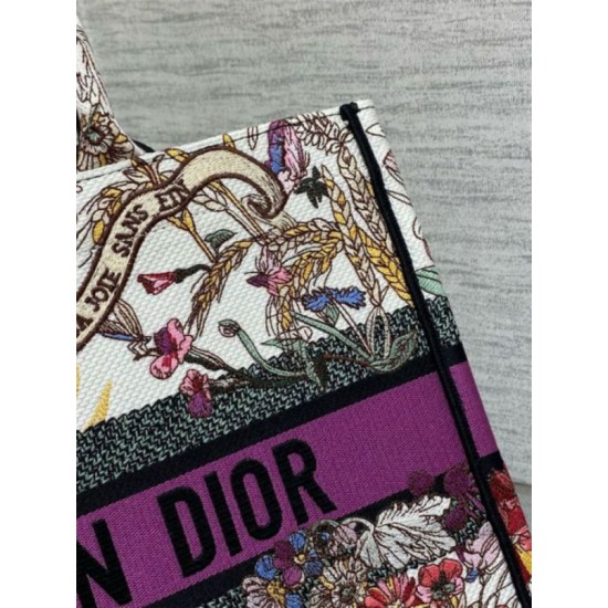 Fake Dior Medium Book Tote Bag Dior 4 Saisons Été Soleil Embroidery Replica Replica Dior Medium Book Tote Bag Dior 4 Saisons Été Soleil Embroidery