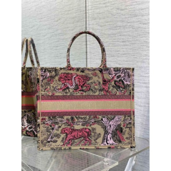 Replica Dior Large Dioriviera Book Tote Raffia with Pink Toile de Jouy Sauvage Embroidery Replica Dior Large Dioriviera Book Tote Raffia with Pink Toile de Jouy Sauvage Embroidery