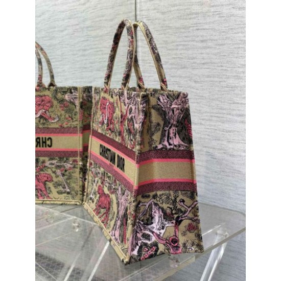 Replica Dior Large Dioriviera Book Tote Raffia with Pink Toile de Jouy Sauvage Embroidery Replica Dior Large Dioriviera Book Tote Raffia with Pink Toile de Jouy Sauvage Embroidery