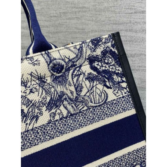 Replica Dior Medium Book Tote Bag with Strap Blue Toile de Jouy Sauvage Embroidery Replica Dior Medium Book Tote Bag with Strap Blue Toile de Jouy Sauvage Embroidery