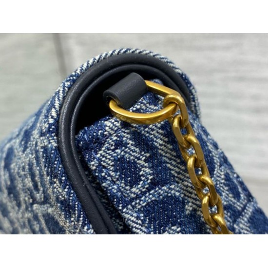 Replica Dior Saddle Chain Pouch Blue Denim Oblique Jacquard Replica Dior Saddle Chain Pouch Blue Denim Oblique Jacquard