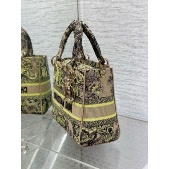 Replica Dior Dioriviera Lady D-Lite Medium Bag Raffia with Lime Toile de Jouy Sauvage Embroidery Replica Dior Dioriviera Lady D-Lite Medium Bag Raffia with Lime Toile de Jouy Sauvage Embroidery