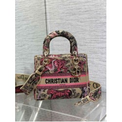 Replica Dior Dioriviera Lady D-Lite Medium Bag Raffia with Pink Toile de Jouy Sauvage Embroidery Fake Dior Dioriviera Lady D-Lite Medium Bag Raffia with Pink Toile de Jouy Sauvage Embroidery Replica