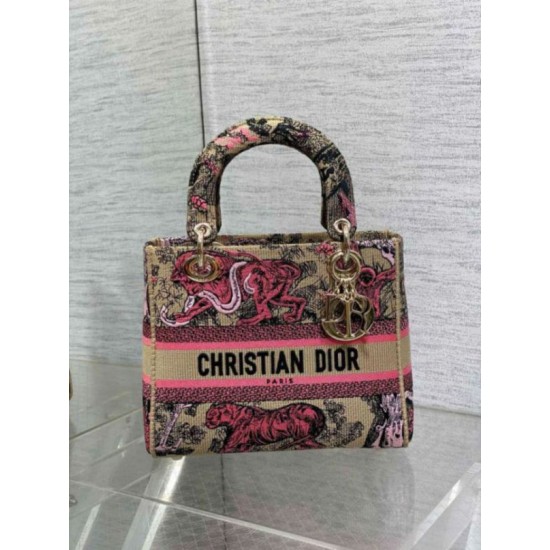 Replica Dior Dioriviera Lady D-Lite Medium Bag Raffia with Pink Toile de Jouy Sauvage Embroidery Fake Dior Dioriviera Lady D-Lite Medium Bag Raffia with Pink Toile de Jouy Sauvage Embroidery Replica