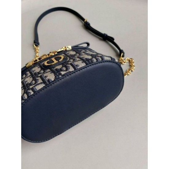 Replica Dior 30 Montaigne Mini Vanity Case Blue Oblique Jacquard Replica Dior 30 Montaigne Mini Vanity Case Blue Oblique Jacquard
