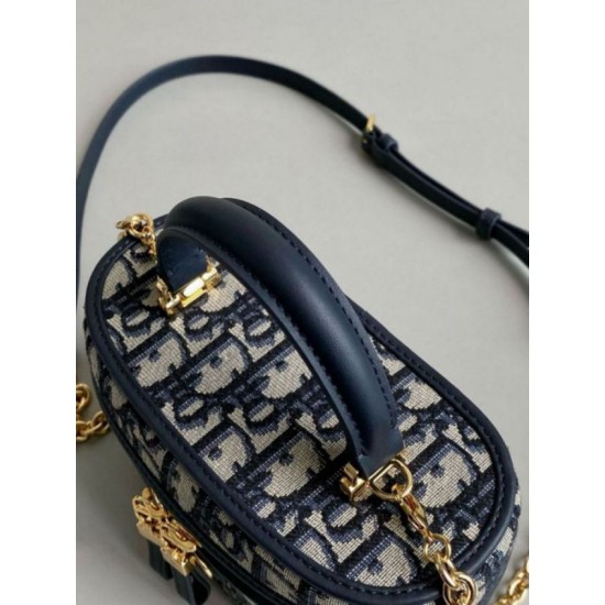 Replica Dior 30 Montaigne Mini Vanity Case Blue Oblique Jacquard Replica Dior 30 Montaigne Mini Vanity Case Blue Oblique Jacquard