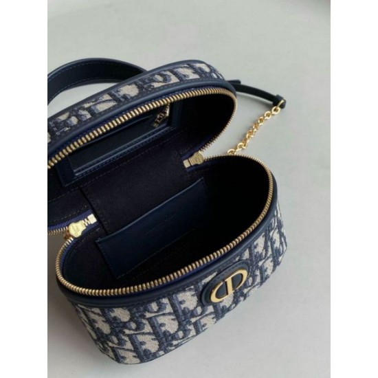 Replica Dior 30 Montaigne Mini Vanity Case Blue Oblique Jacquard Replica Dior 30 Montaigne Mini Vanity Case Blue Oblique Jacquard