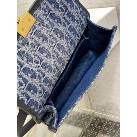 Replica Dior 30 Montaigne East-West Bag with Chain Blue Denim Oblique Jacquard