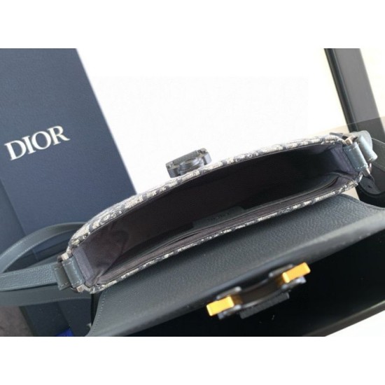 Replica Dior Mini Saddle Messenger Bag Grey Oblique Jacquard and Calfskin Replica Dior Mini Saddle Messenger Bag Grey Oblique Jacquard and Calfskin