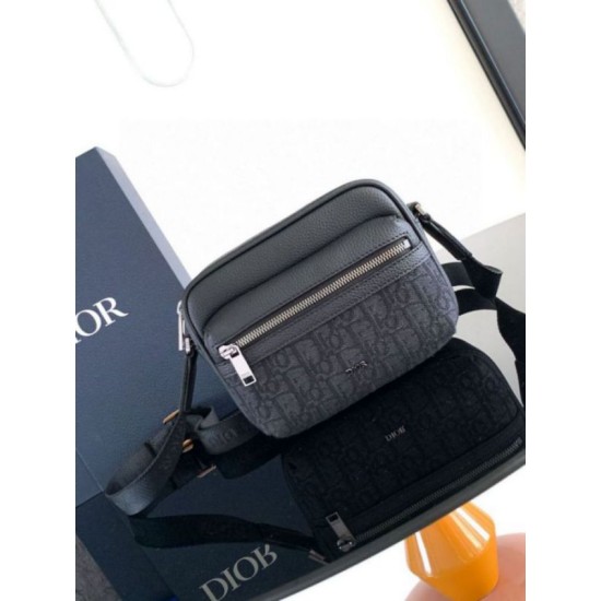 Replica Dior Mini Rider 2.0 Zipped Messenger Bag Black Oblique with Black Leather Replica Dior Mini Rider 2.0 Zipped Messenger Bag Black Oblique with Black Leather